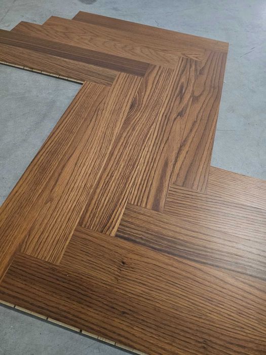 Jodełka klasyczna dąb czerwony lakier 10x65x480 (59 m2)