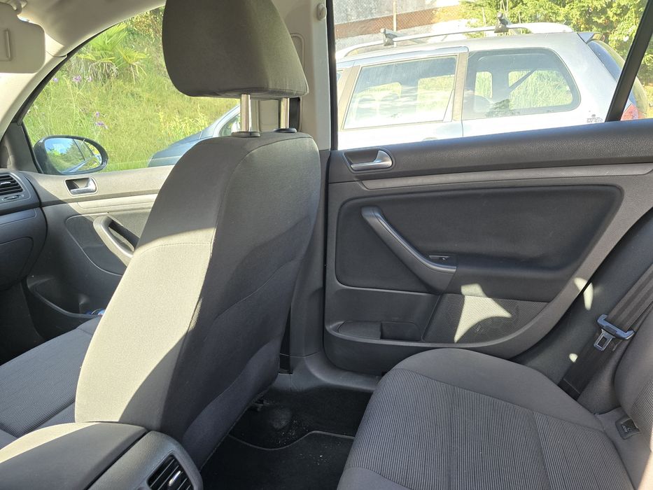 VW Golf V Bluemotion 105 cv em bom estado
