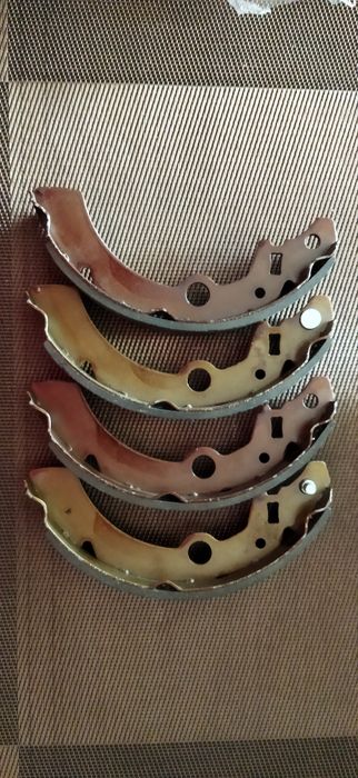 Колодки тормозные барабанные, стояночного тормоза SUZUKI