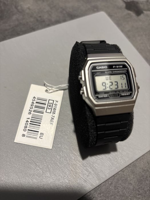 Zegarki casio retro styl