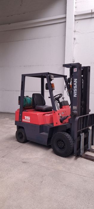 Empilhador Nissan - 1500kg