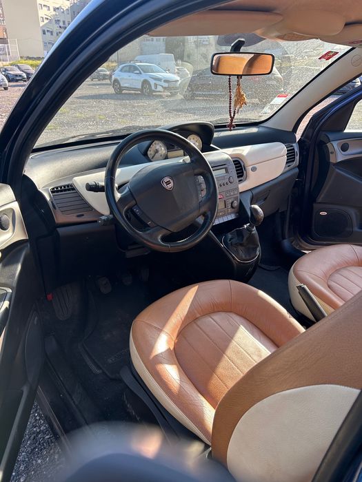 Lancia Ypsilon 2004 – Clássico com Charme e Estofos em Pele — photo 3