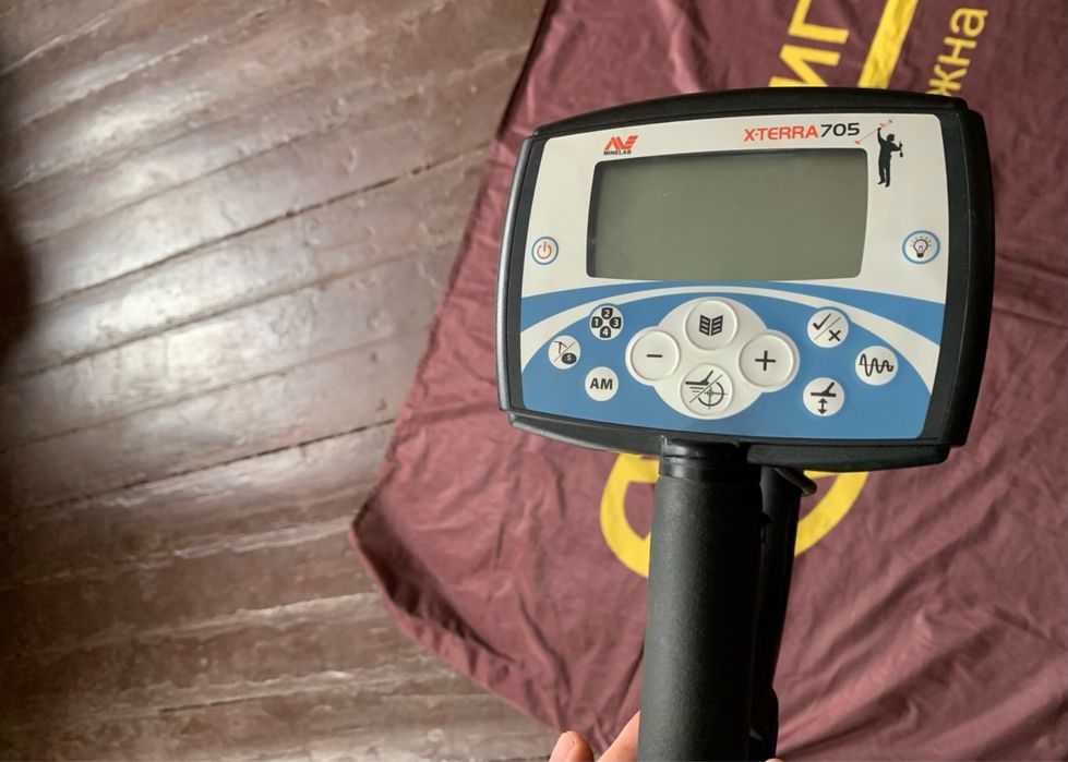 Металошукач Minelab X-Terra 705. Металлоискатель
