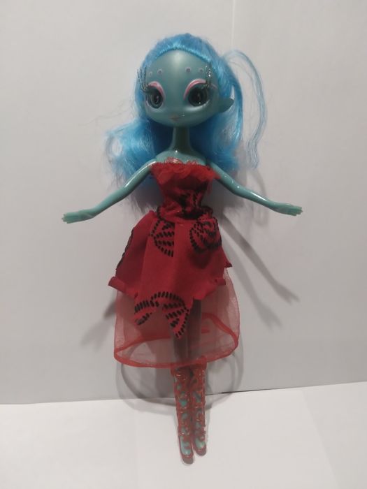 Лчлька   ,  іграшка  дитяча