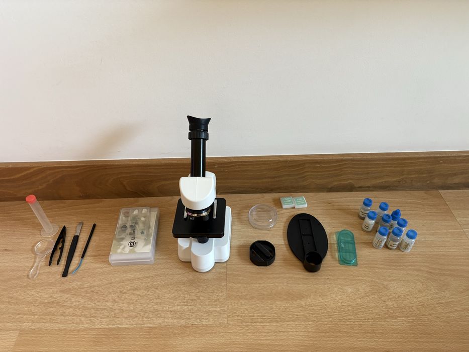 Microscópio júnior
