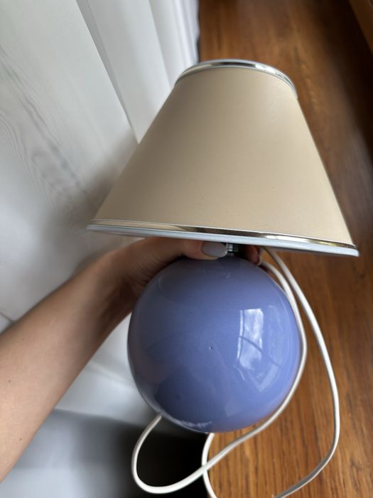 Mała lampka na kabel niebieska abażue kremowy