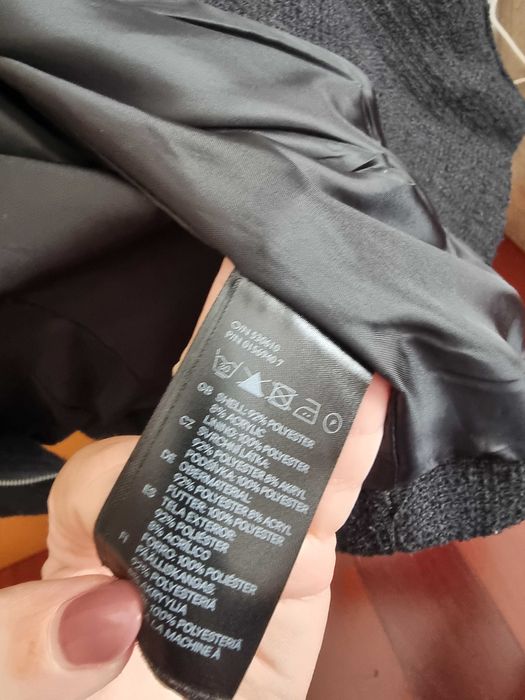 Casaco preto com fechos cinzentos H&M, tamanho 34