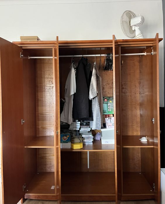 Armário/ Guarda Roupa Madeira