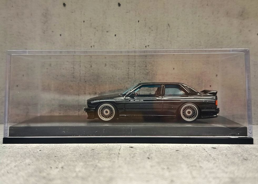 Model BMW M3 E30 Alpina B6 Hot Wheels
