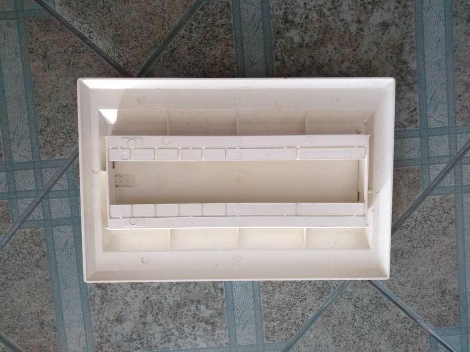 Tampa exterior de caixa de eletricidade, como NOVA!