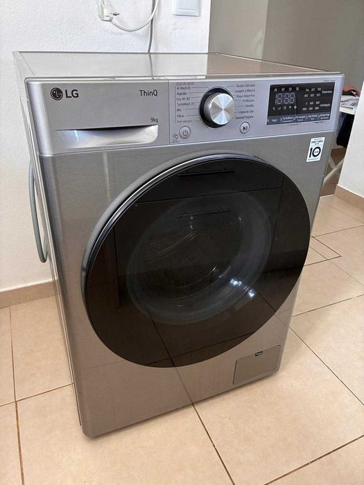 Máquina de Lavar Roupa LG 9kg (F4WR709SGS) - Apenas 4,5 Meses de Uso!