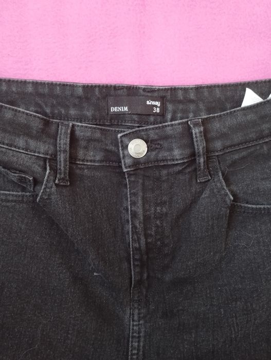 Czarne jeansy skinny