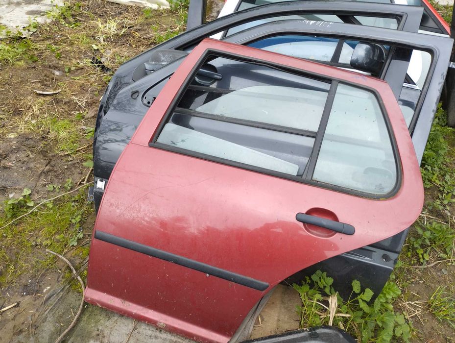 Golf 4  Drzwi Lusterko Winda Podnośnik zamek Klamka Szyba
