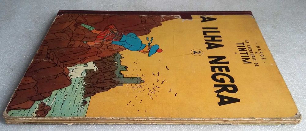 Tintim - A Ilha Negra - Editora Flamboyant