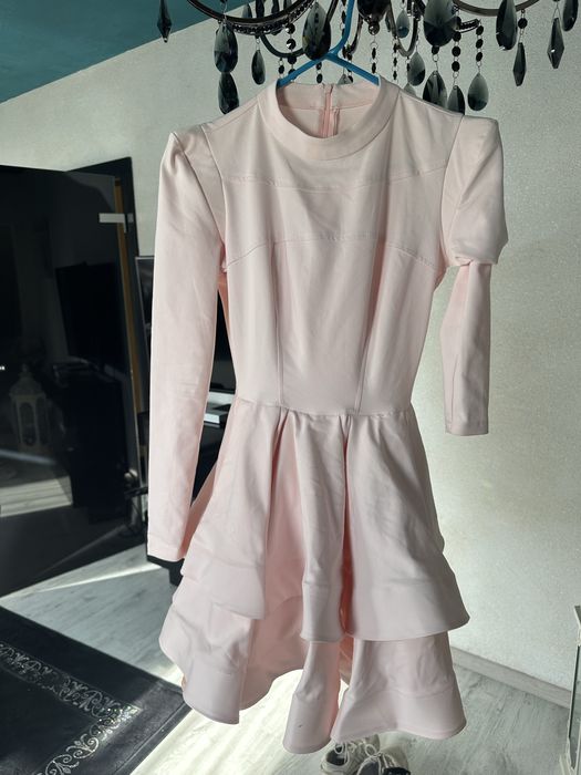 Elegancka sukienka pudrowy róż Lou