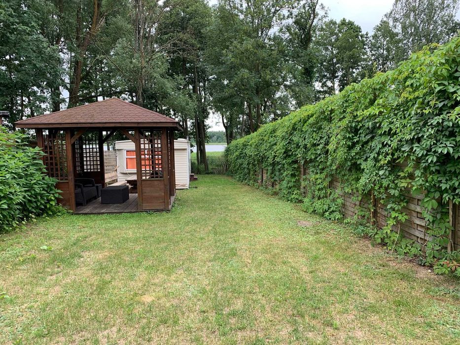 Domek nad jeziorem Białoławki pomost łódka