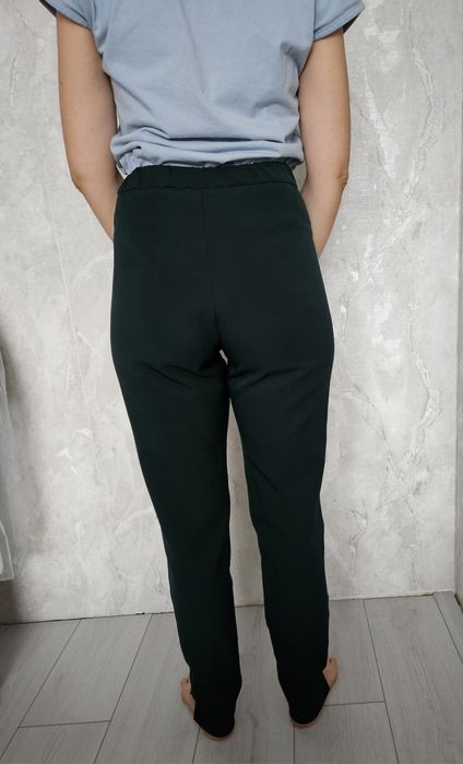 Жіночий класичний костюм