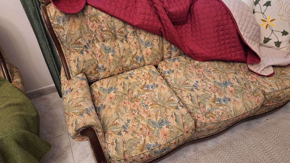 Conjunto Sofás 3 lugares + 2 poltronas