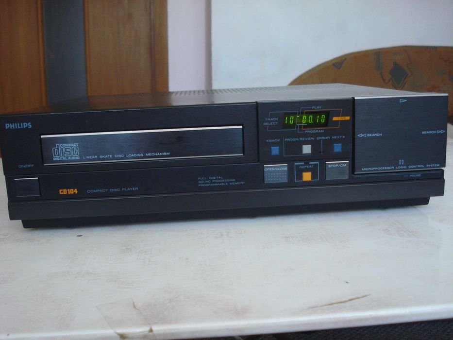 CD-програвач "Philips" CD-304, CD-104