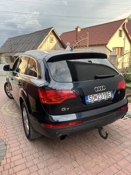 AUDI Q7 нерозмитнена