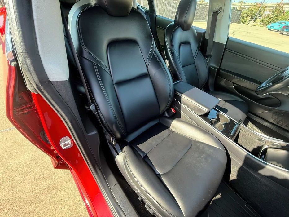 Tesla Model 3      2018