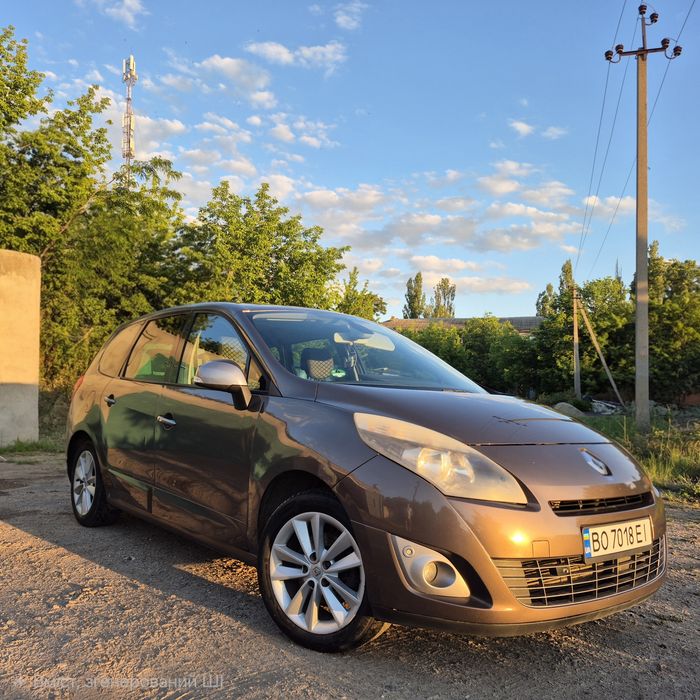 Продам Renault Scenic 2010