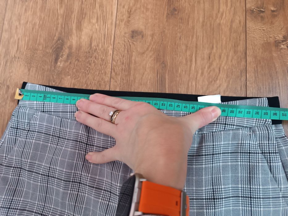 Szare spodnie damskie w kratkę Reserved rozmiar s  jak nowe