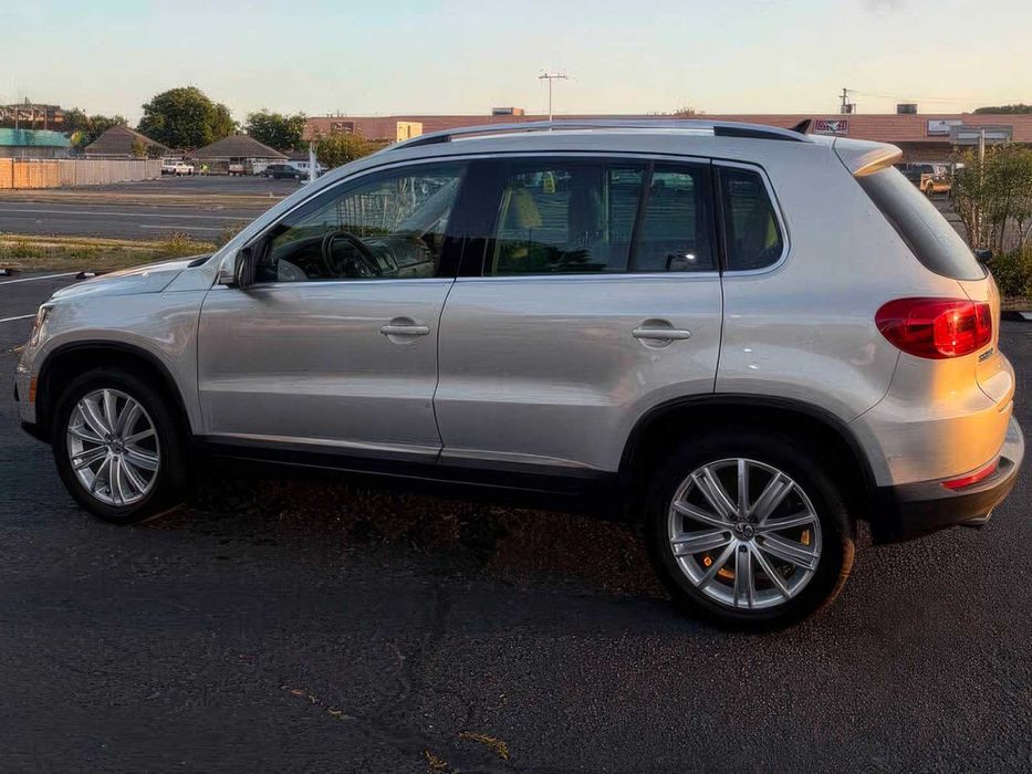 Volkswagen Tiguan R-Line      2015
