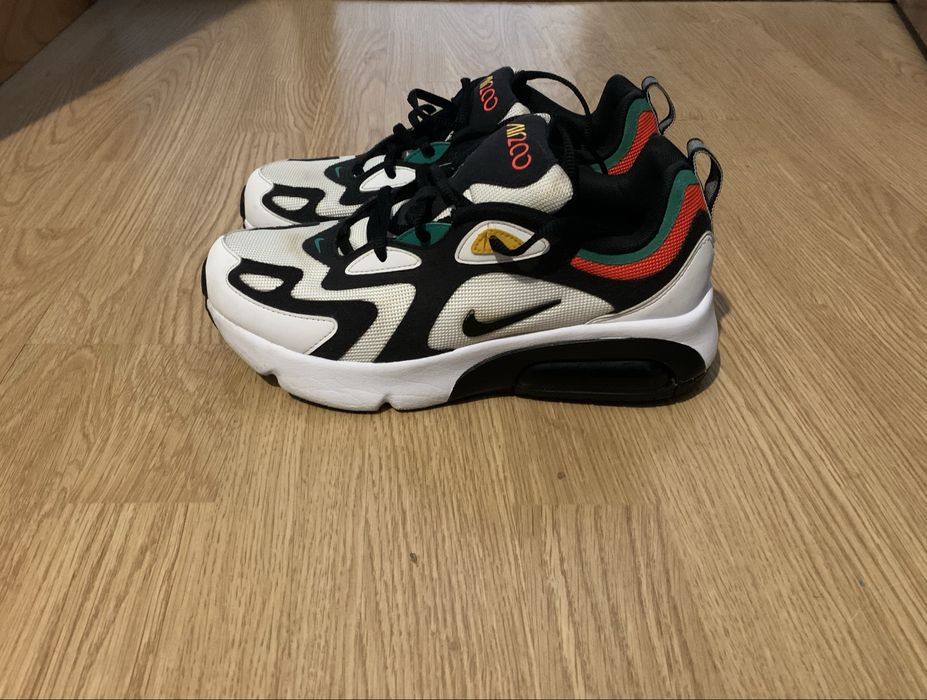 Nike Air Max 200 (Tamanho 38.5)