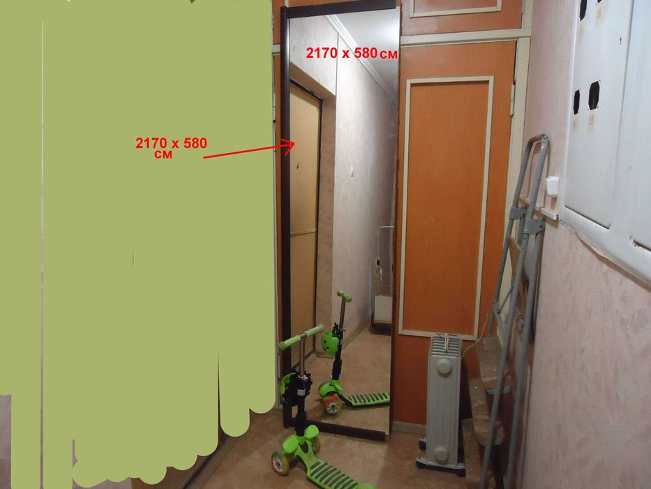 Зеркала  мебельные разных размеров.