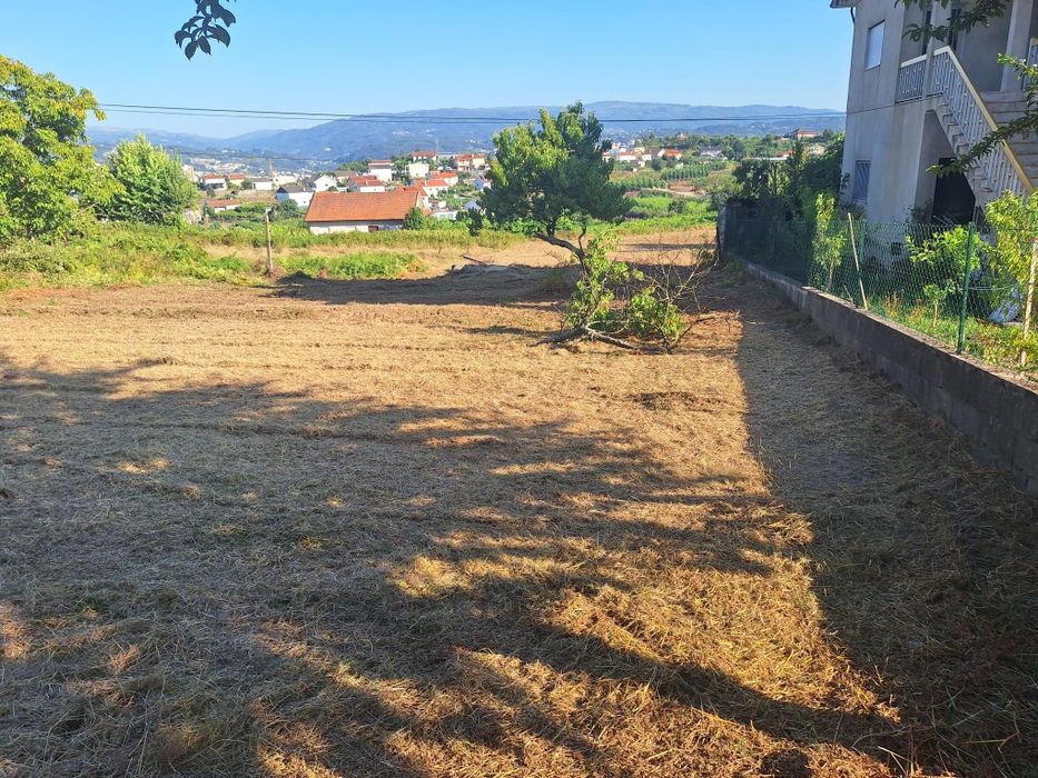 Vende-se ou alugar-se  terreno em Estradinha - Telões - Amarante