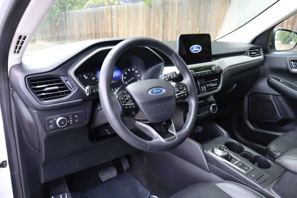 Ford Escape      2021