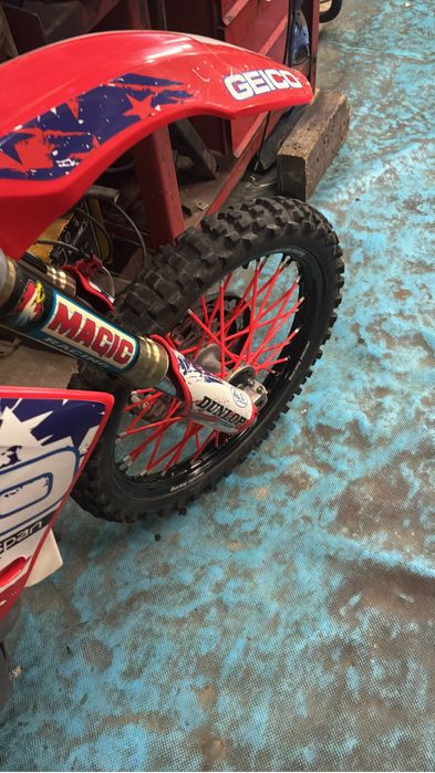 Honda cr450R  2011 com muito material negociavel