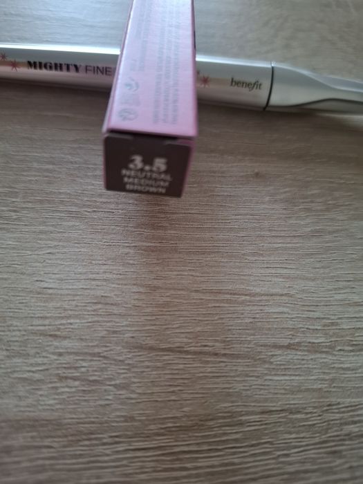 Benefit Mighty Fine Brow Pen - precyzyjny pisak do brwi
