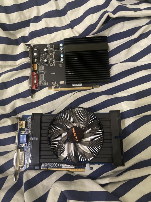 2x Karta Graficzna PCI-E Radeon HD 6670 Gigabyte + HD 6450 2GB DDR3