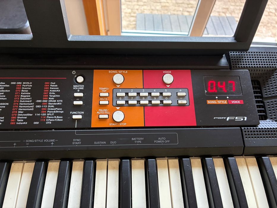 Teclado eletrónico Yamaha PSR-E51