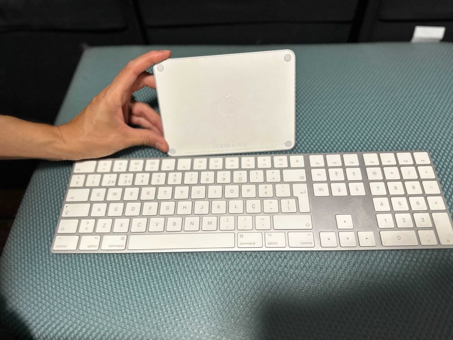 2 Teclados Apple Magic Keyboard + 2 Magic Trackpad – Como Novos