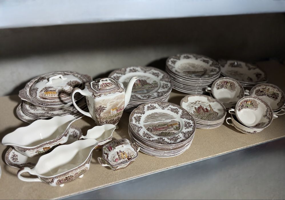 Вінтажний Сервіз Johnson Bros England Old Britain Castles коричневий