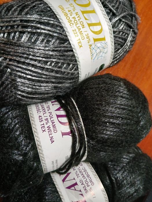 Włóczki czarne 20 dkg