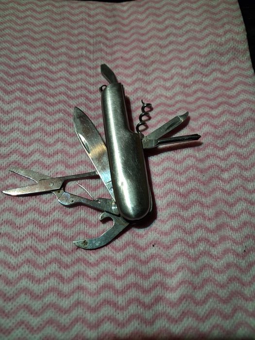 Scyzoryk wielofunkcyjny