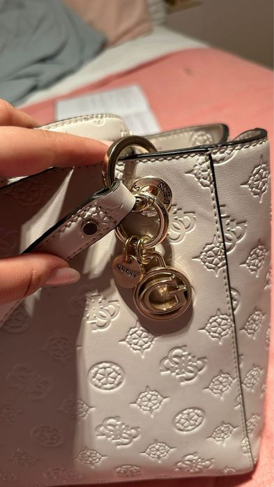 Mala Guess nova bege