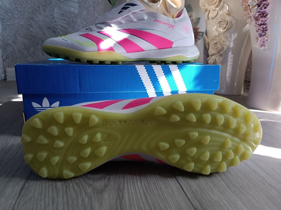 Бутси Adidas Predator 42 р.