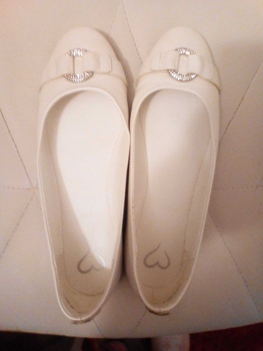 Baleriny białe perłowe Catwalk 38