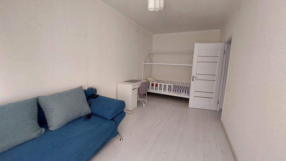 Продам 2-кімнатну квартиру. Вул.Коцюбинського,50.