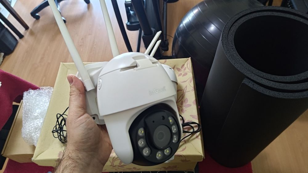 2 câmaras de vigilância wifi IEGEEK 360 motorizadas