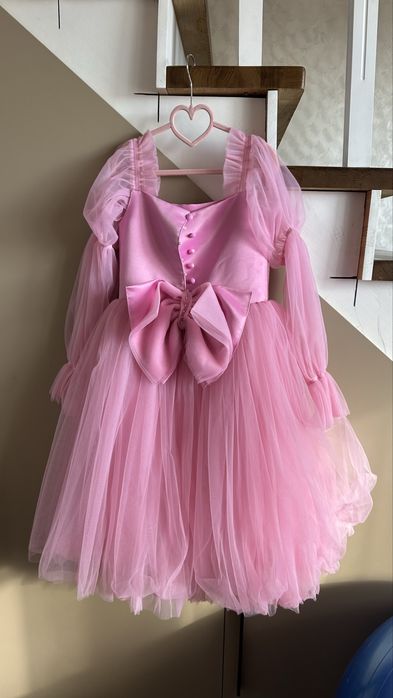 Продам нарядне плаття