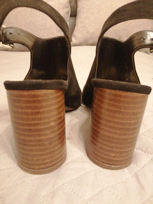 Sandały zamszowe 38/24cm