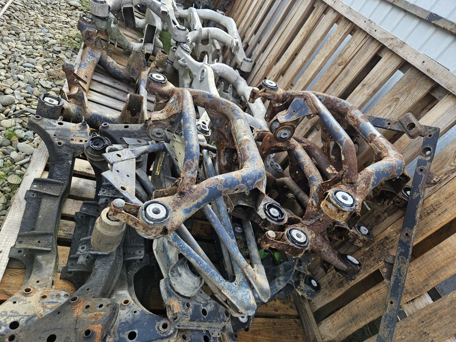 Підрамник Балка БМВ Е38 Е39 Е46 Е53 Е60 Е61 Е65 Е66 Е70 Е71 Е83 Е90