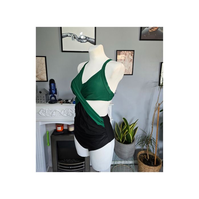 Strój kąpielowy jednoczęścciowy zielono-czarny Rozmiar L