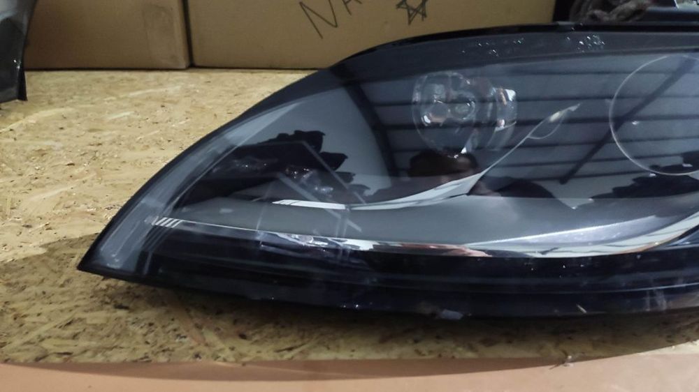 farol esquerdo Audi TTS bi-xenon led diurno